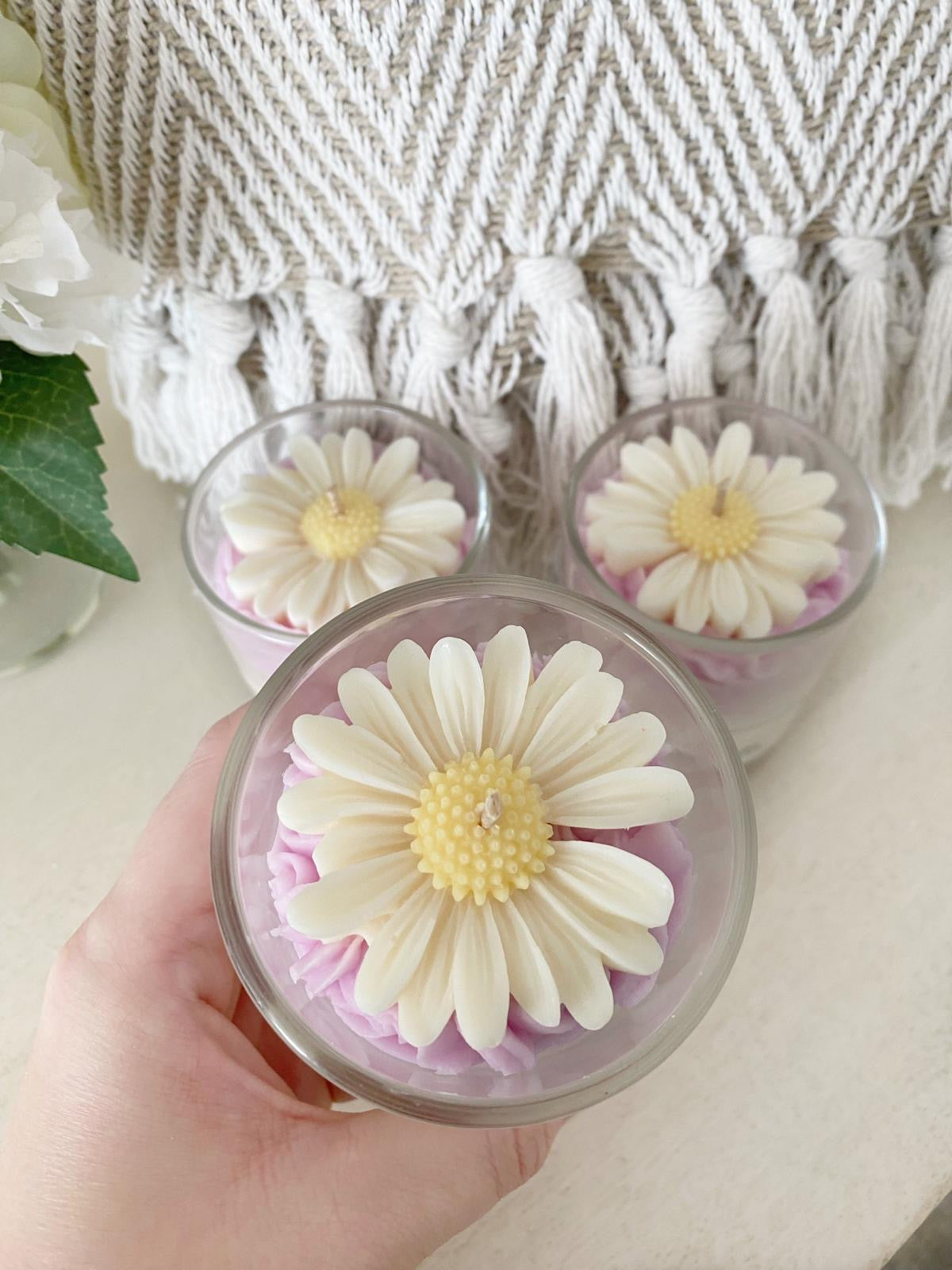 Frosted Daisy Candle